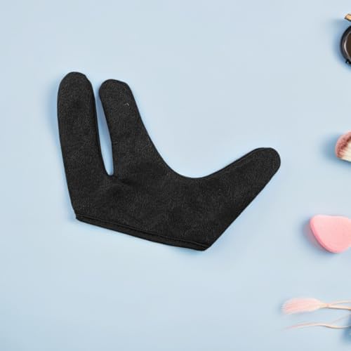 Packaging display of the imported four piece set of Milaget heat resistant beauty gloves.