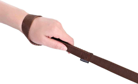 Amagood cat lead showing 360 degree swivel clip