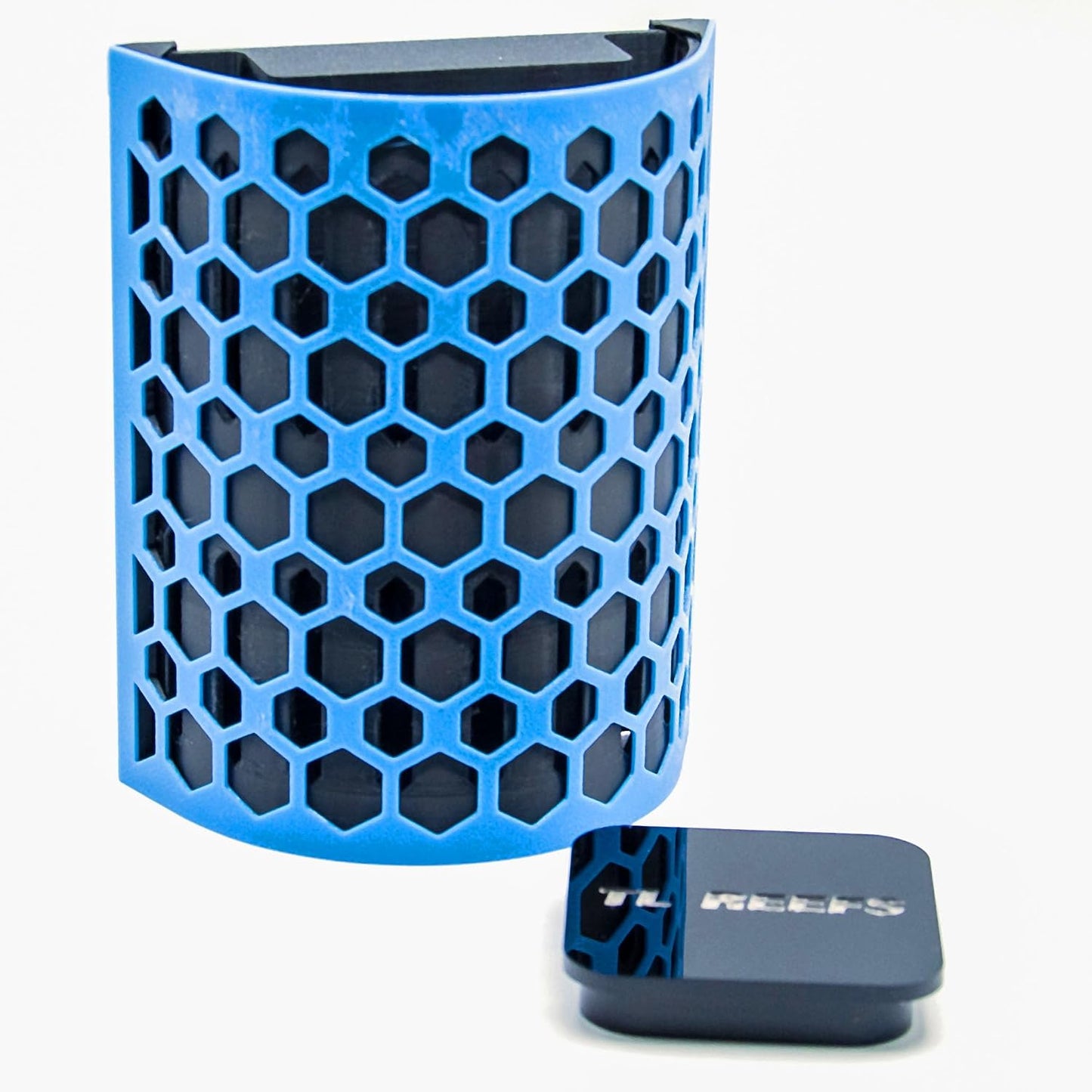 Side profile of the half-round TL Reefs magnetic fish feeder designed for multiple grazing fish.