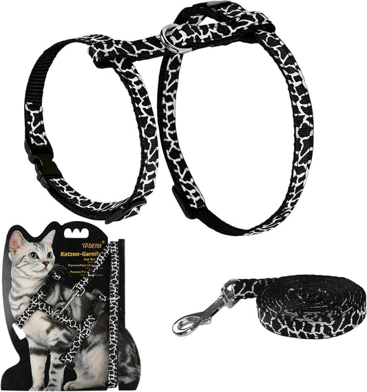 Detailed view of the escape-proof back D-ring on Mihachi cat harness