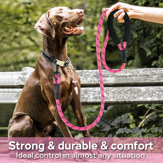 COOYOO six feet rope dog leash with soft foam cushion handle close up detail.