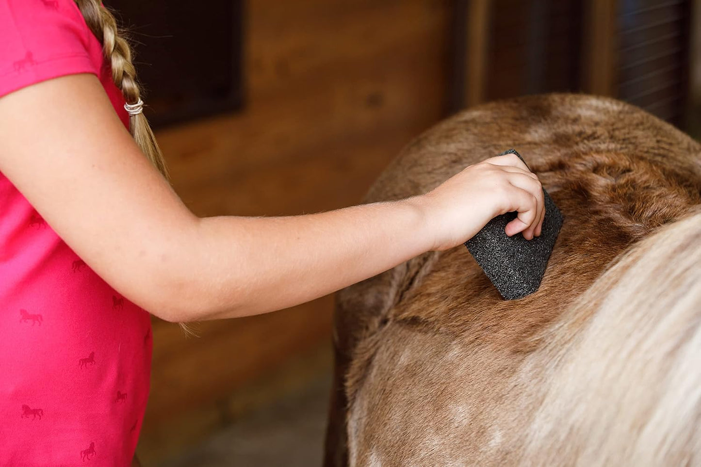 Farnam equestrian grooming tool for a shinier and slicker horse coat