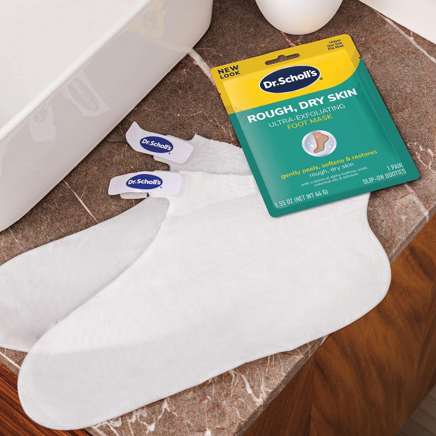Comparison of rough heels before and smooth skin after using the foot mask.