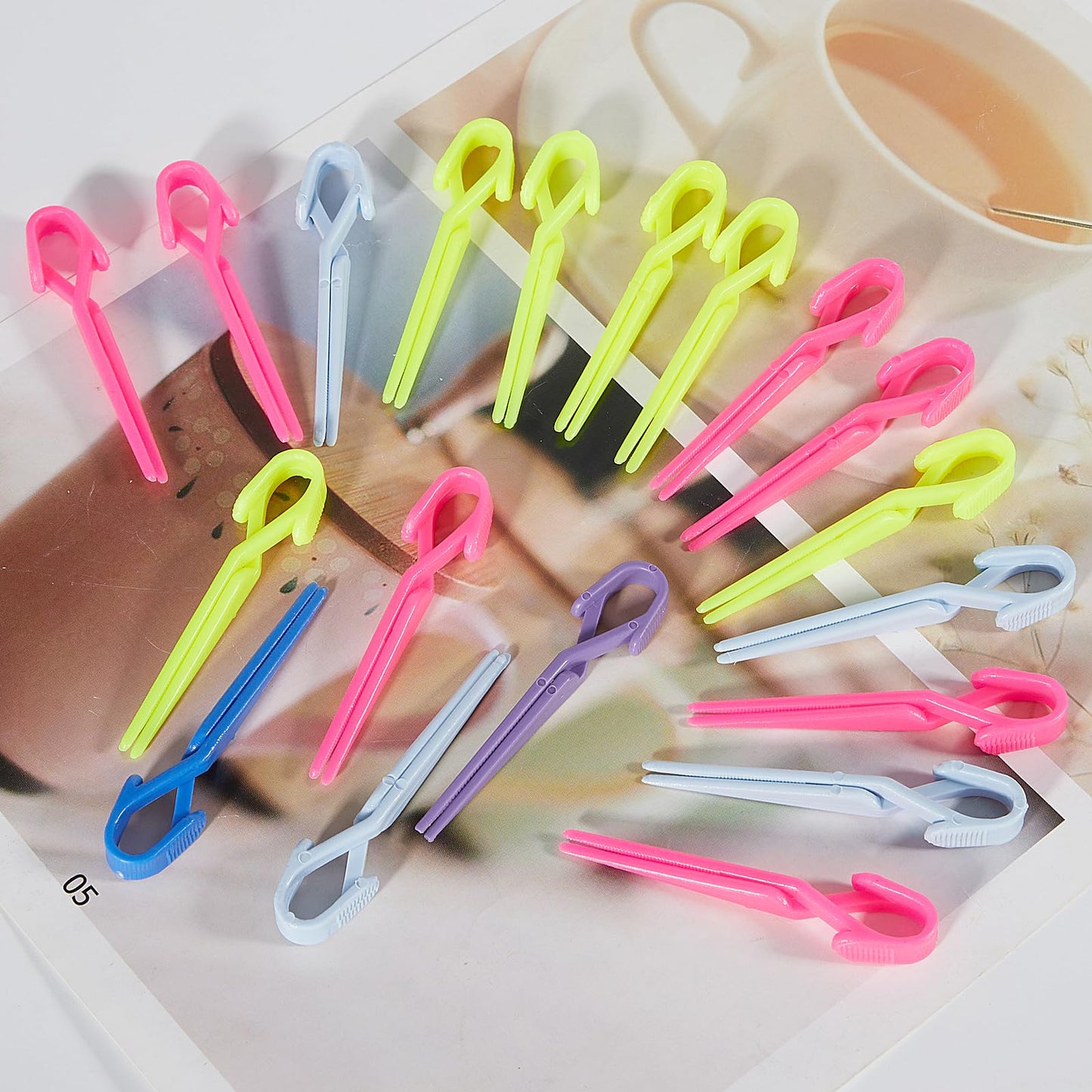 Xeaohesy nail art clips organized for professional salon use