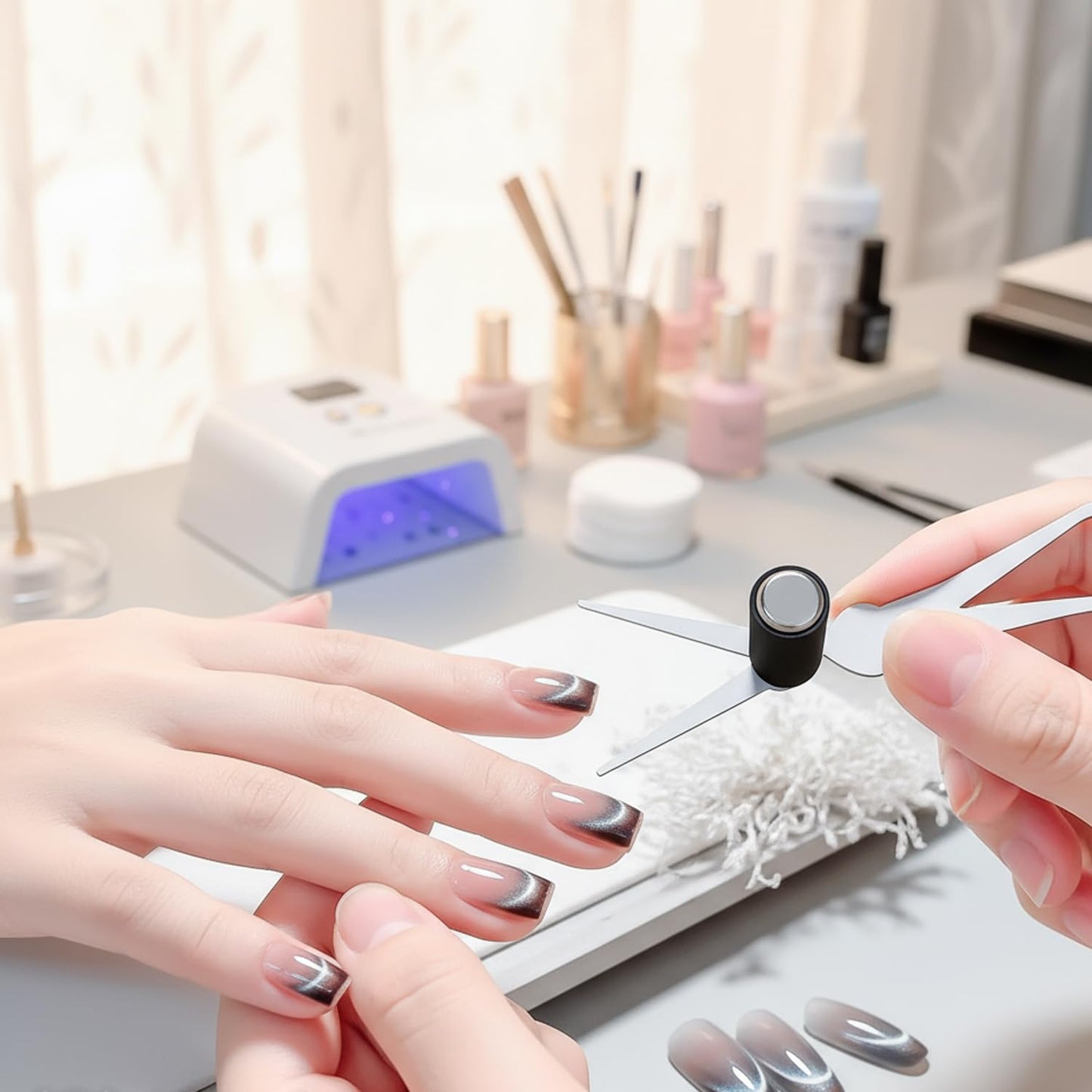 Ergonomic cat eye magnet stick for intricate nail designs