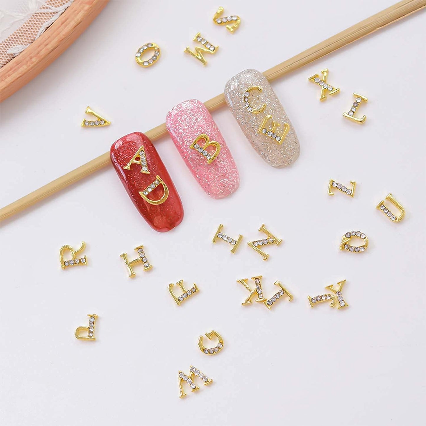 Qiipii professional nail art micro design supplies illustrating proper scaling and thickness for acrylic extensions.