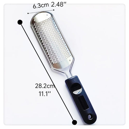 Ergonomic black handle of Easkep foot scraper for pedicure