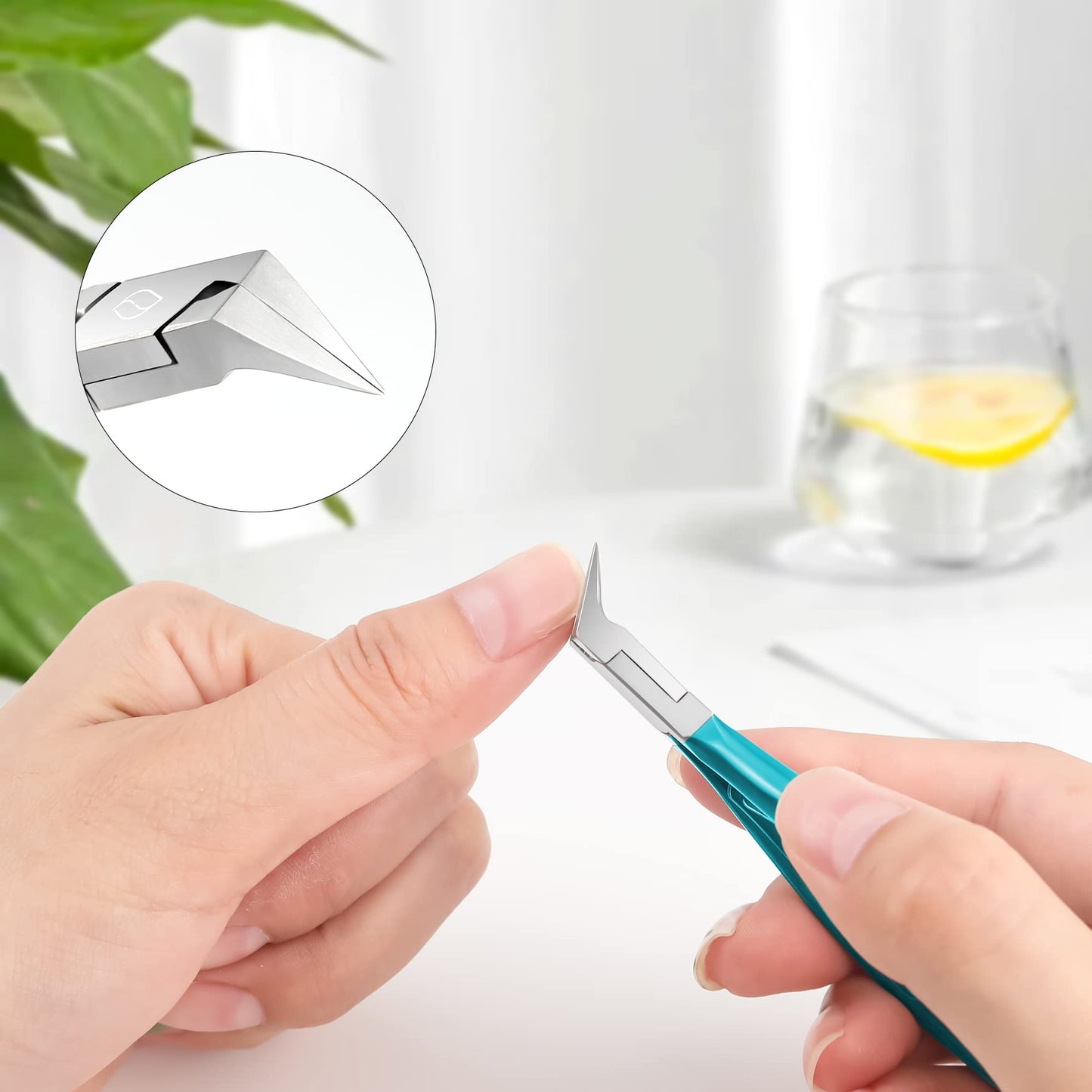 Feryes toenail clipper for thick nails in retail packaging