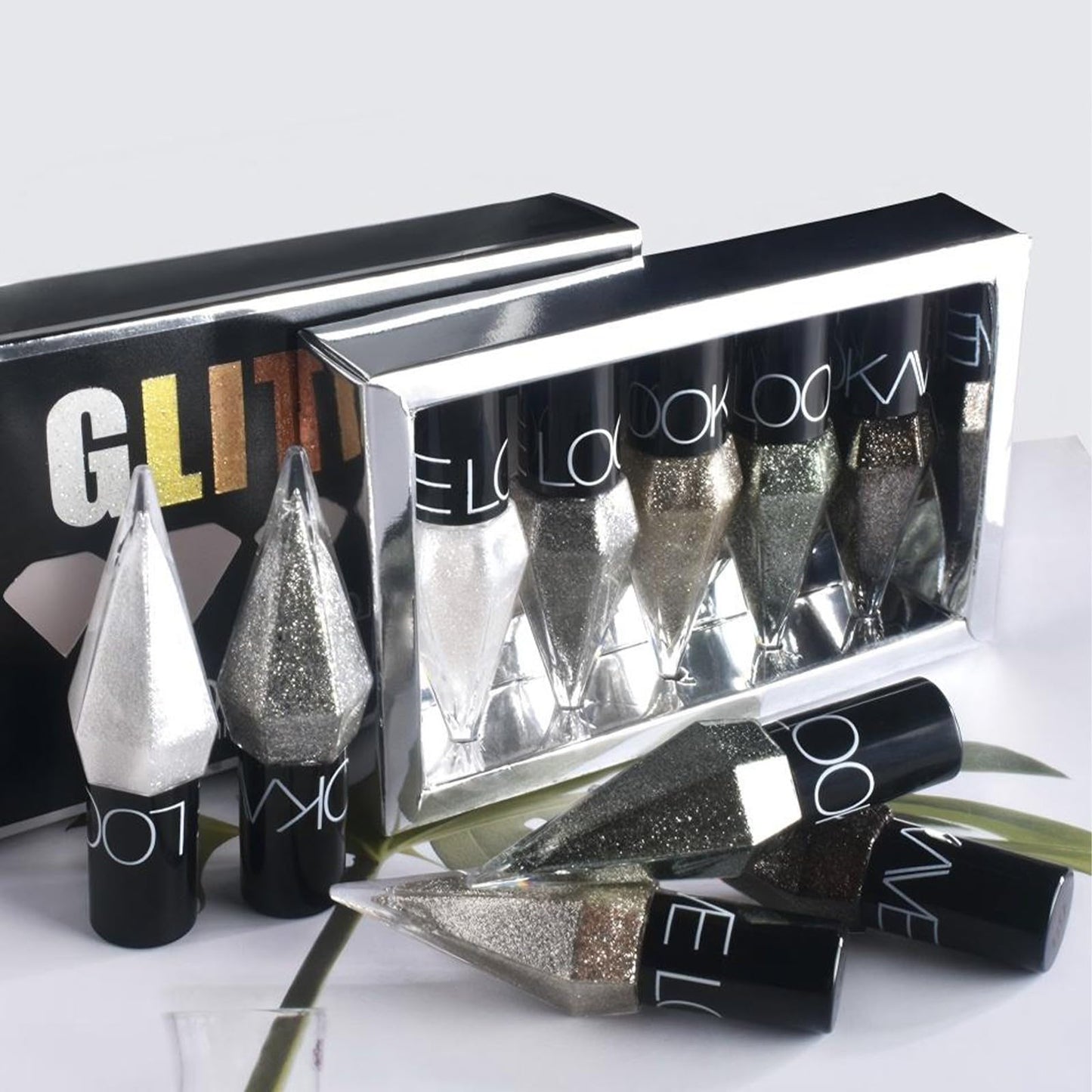 Packaging details of Uock 6 piece glitter makeup kit
