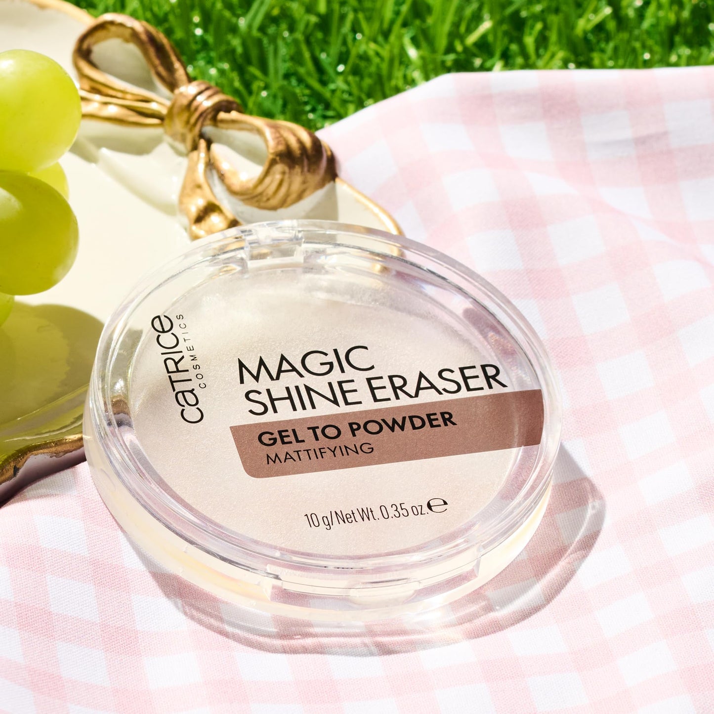 Catrice translucent pore refining matte powder compact for combination skin types.