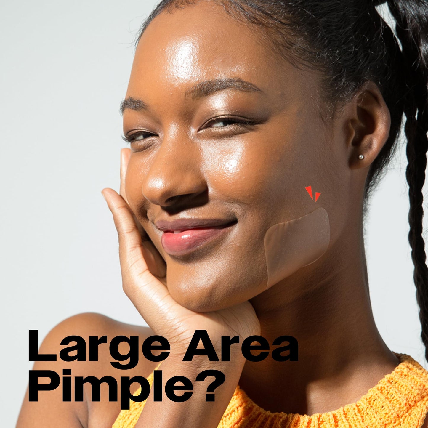 Comparison of AVARELLE extra large square patch next to standard size round pimple patches