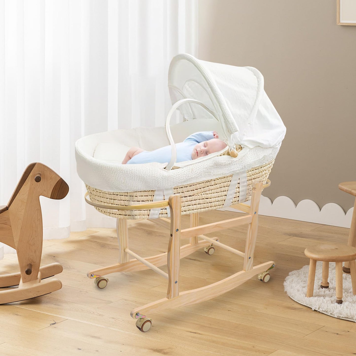 Natural wood finish of ChengFu Moses basket rocker