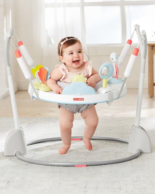 Baby using Skip Hop jumper 360 degree rotating seat
