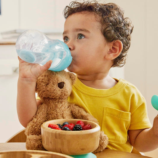 Munchkin Click Lock leak proof sippy cups for toddlers showing the flexible weighted straw