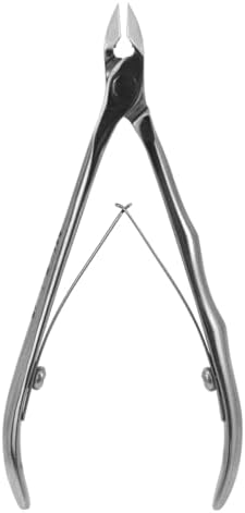 Mia Secret professional 8mm cuticle cutter blade close up detail view