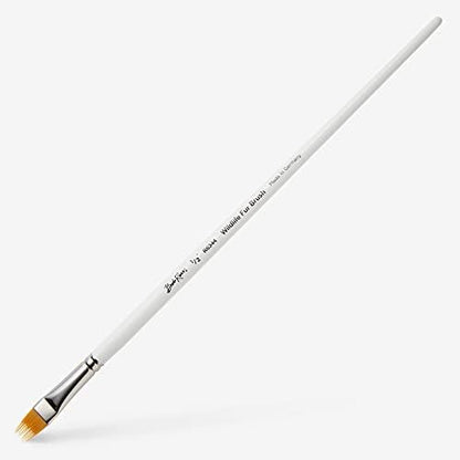 Close up view of the synthetic Golden Taklon bristles on the Bob Ross wildlife painting tool