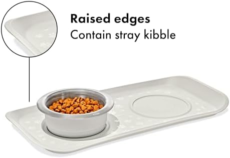 Oxo Pet Easy Clean Feeding Mat raised edges detail