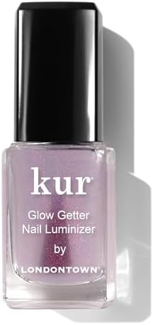 Close up of Londontown Glow Getter Nail Luminizer texture