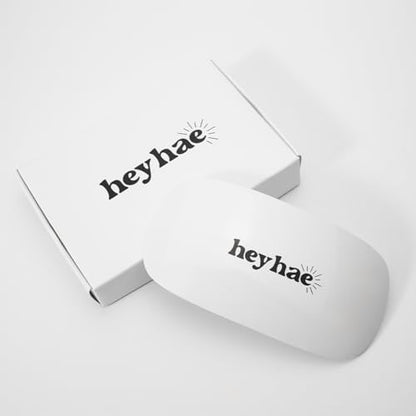 Heyhae 6W gel nail strip dryer connected to a USB power source.