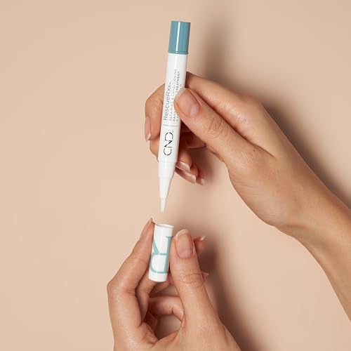 CND SolarOil travel size pen with jojoba oil and vitamin E.