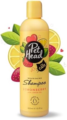 Authentic imported pet shampoo for smelly cats highlighting the lemon and strawberry ingredients.