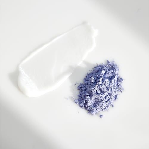 Hydrating squalane ingredient callout highlighted on the side panel of the lightening system box