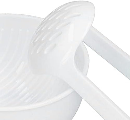 Compact and portable FTVOGUE baby food masher set perfect for travel meal preparation.
