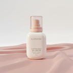 Illyavera Softblend daily defense cream pump cap detail
