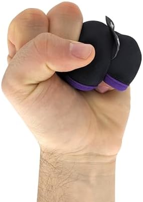 LIONTEK martial arts finger protection sleeve applied to pinky and ring fingers for gripping support