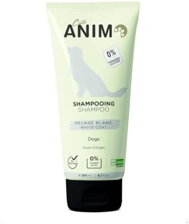 Cuteanimo organic pet wash bottle showing hypoallergenic ingredients and paraben free seal.