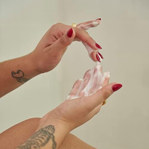 The Honey Pot Company foaming wash packaging highlighting gynecologist approved and sulfate-free claims.
