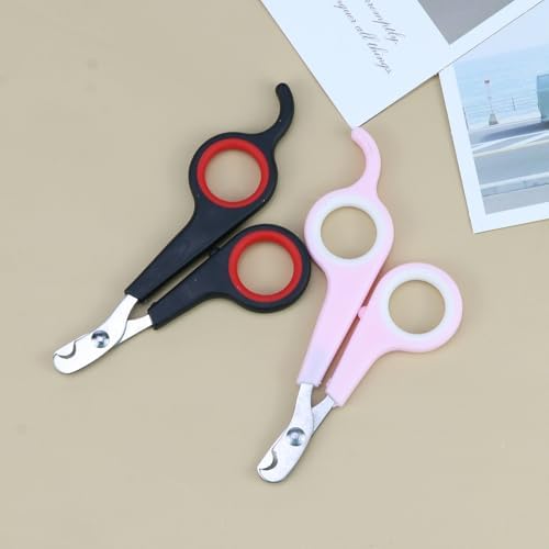 Beaphar pet grooming tool measuring 2.4 by 4.6 inches for precision