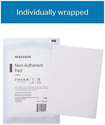 Latex free absorbent non stick medical dressing pad close up