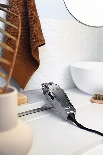 Ergonomic grip of Andis Master adjustable blade hair trimmer