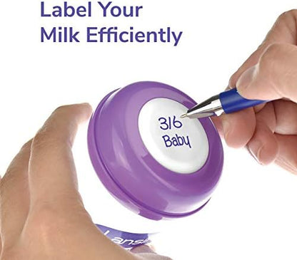 Writing the date with a pen on the reusable bottle sealing disk