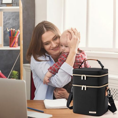 Babeyer cooler bag storing breast pump and bottles for nursing moms