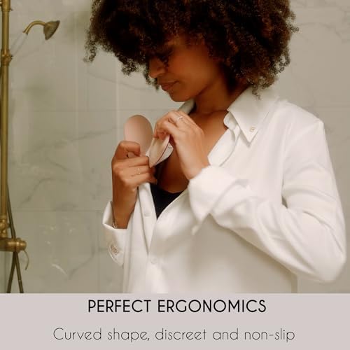 Curve by CacheCoeur nursing pads in retail packaging