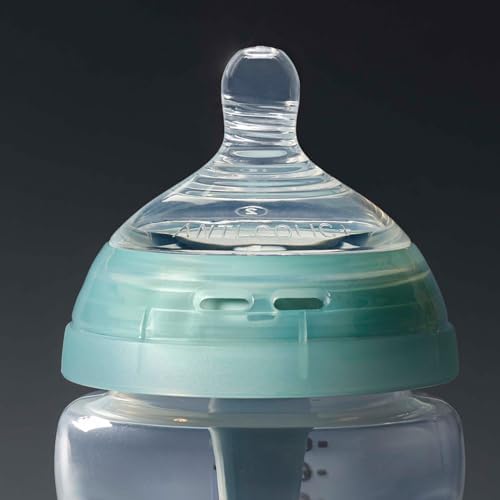 Detailed shot of the anti colic valve mechanism on the silicone base