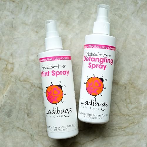Natural sulfate free detangling spray for children with long hair.