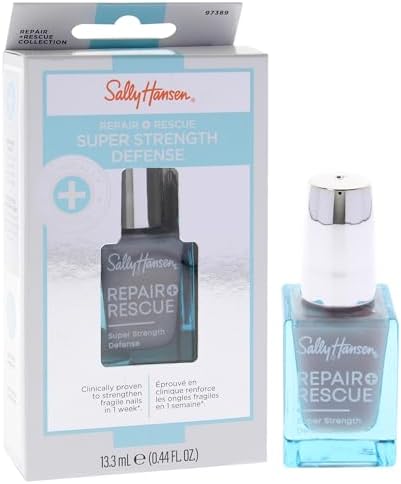 Detail of the applicator brush and clear formula of Super Strength Defense.