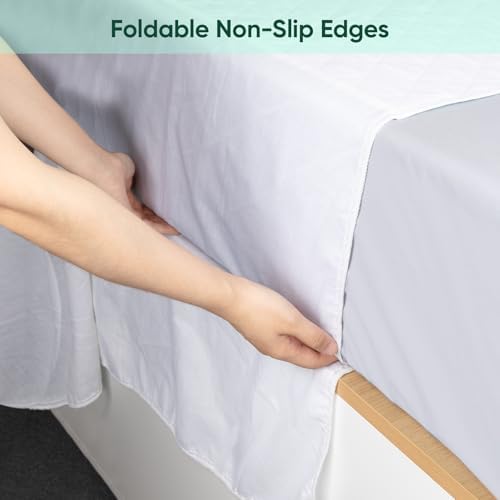 Close up of the four-layer construction and grid pattern of Soloshine bed pad