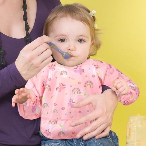 Durable and washable baby smock bib from Accmor being wiped clean after a toddler craft activity.