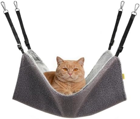 Yiiuii adjustable pet bed showcasing the soft plush winter lining material