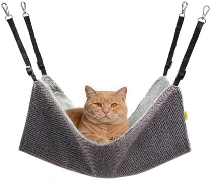 Yiiuii adjustable pet bed showcasing the soft plush winter lining material