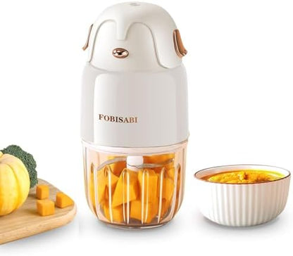 FOBISABI compact baby food processor blending fresh green vegetables