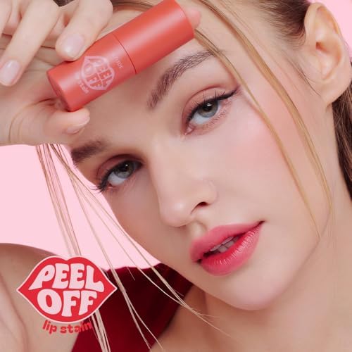 Precision arrow curve tip applicator of the Etude peel off lip tint for flawless outlining.
