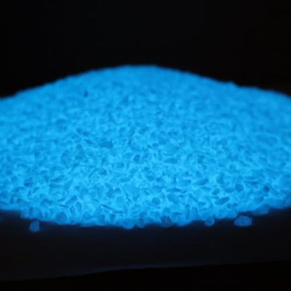 Close up view of Emineyo 1-3mm glow in the dark rocks