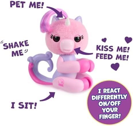 Close up of Fingerlings Magic Moods unicorn brushable hair and pink fur