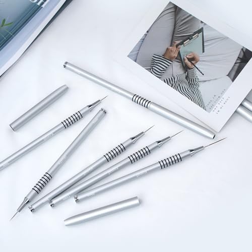 Comparison of different liner brush lengths in the Komall set