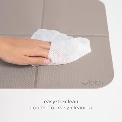 Close up texture of Ubbi travel changing mat surface